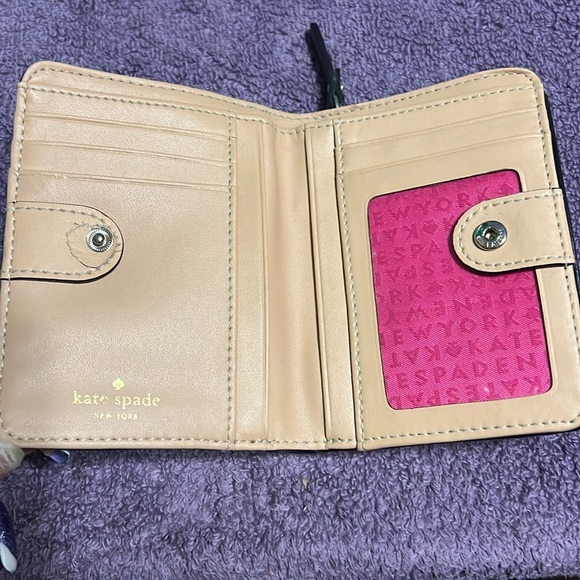 Kate Spade ♠️ Wallet - Picture 3 of 5